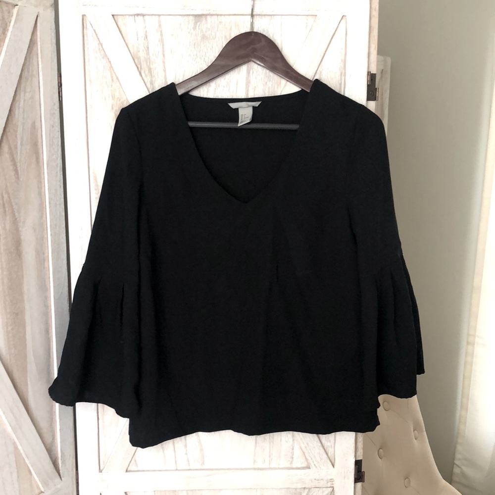 Black Flair Arm Top